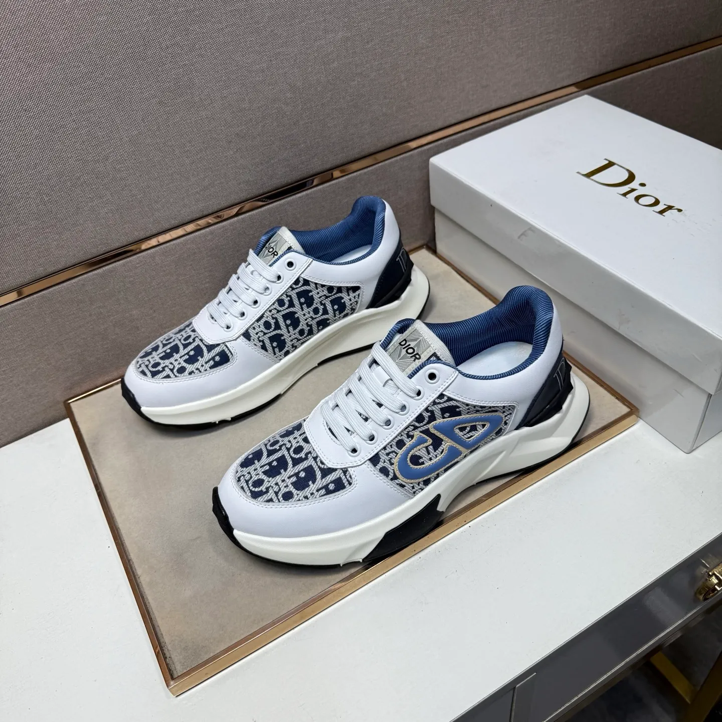 ⬛️Men's shoes💰p442 [Dior~] Men's casual shoes 2025z cabinet sales simultaneously 🔶Size: 38-44#️⃣ 🔷2 colors🔜The upper is made of multi-material splicing➕Mesh lining, comfortable and breathable, sole: original comfortable and wear-resistant outsole, ⚠️real thing📱photographed🎬real thing is better📢📢📢